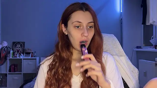 Snapshot of Uniarten chatting on October 30, 7:44 pm Uniarten online show from October 30, 7:44 pm