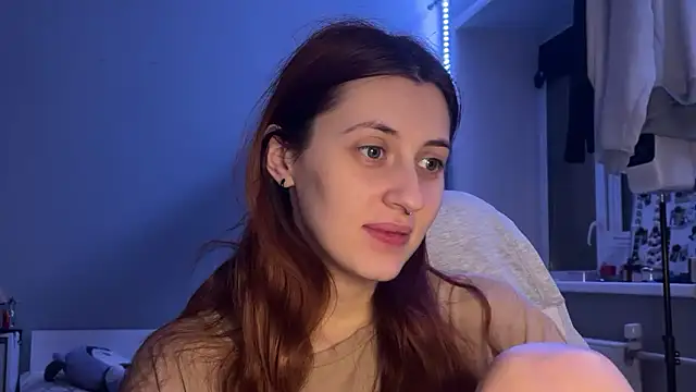 Snapshot of Uniarten chatting on November 6, 8:24 pm Uniarten online show from November 6, 8:24 pm