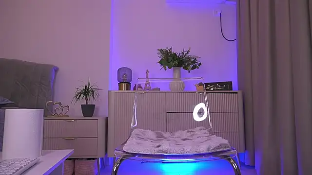 lildiaa online show from March 20, 5:58 pm