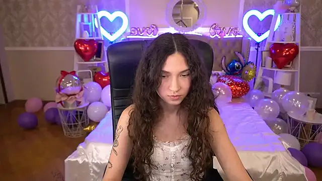 Snapshot of BabyFlowerr chatting on February 12, 8:07 pm BabyFlowerr online show from February 12, 8:07 pm
