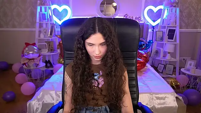 Snapshot of BabyFlowerr chatting on February 10, 8:00 pm BabyFlowerr online show from February 10, 8:00 pm