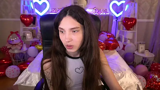 Snapshot of BabyFlowerr chatting on February 27, 4:46 am BabyFlowerr online show from February 27, 4:46 am