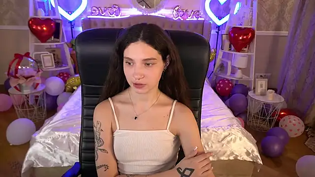 Snapshot of BabyFlowerr chatting on February 24, 4:16 am BabyFlowerr online show from February 24, 4:16 am