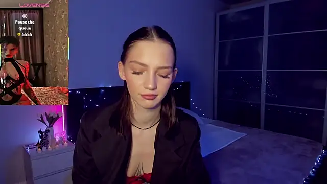 SophieCatty online show from February 9, 4:49 pm