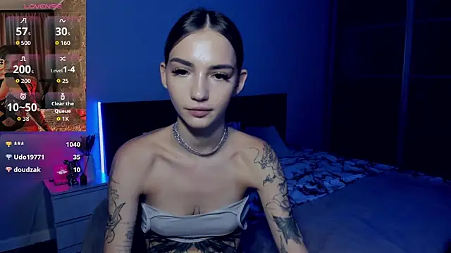 Snapshot of SophieCatty chatting on September 22, 1:00 am SophieCatty online show from September 22, 1:00 am