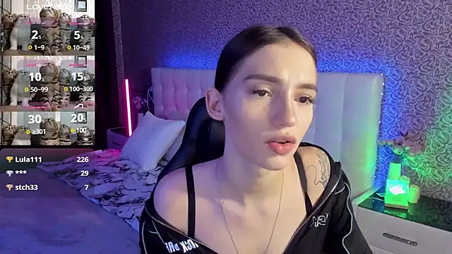 Snapshot of SophieCatty chatting on March 4, 11:51 am SophieCatty online show from March 4, 11:51 am