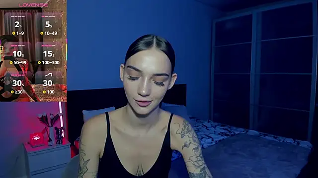 SophieCatty online show from November 3, 11:52 pm