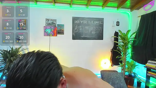 Snapshot of RyanCarter_ chatting on October 13, 12:34 am RyanCarter online show from October 13, 12:34 am