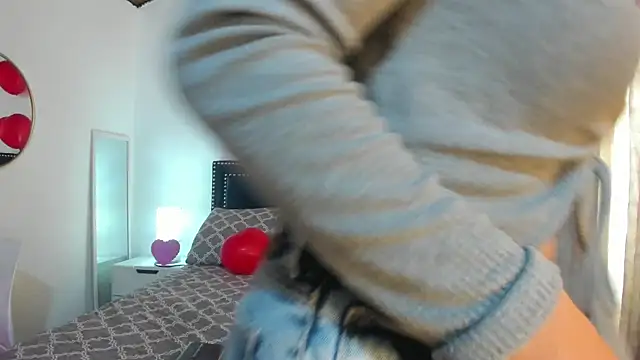 ZulyMichels online show from February 12, 2:28 pm