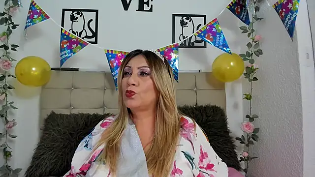 Snapshot of yayita_mature chatting on June 10, 3:02 pm yayita mature online show from June 10, 3:02 pm