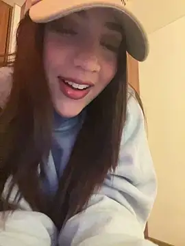 Snapshot of marcimaa chatting on December 25, 2:57 am marcimaa online show from December 25, 2:57 am