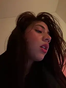 Snapshot of marcimaa chatting on December 2, 1:31 am marcimaa online show from December 2, 1:31 am