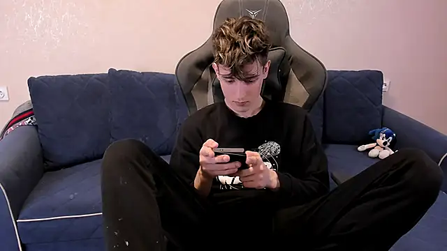 Snapshot of James_Mills chatting on October 2, 7:50 pm James Mills online show from October 2, 7:50 pm