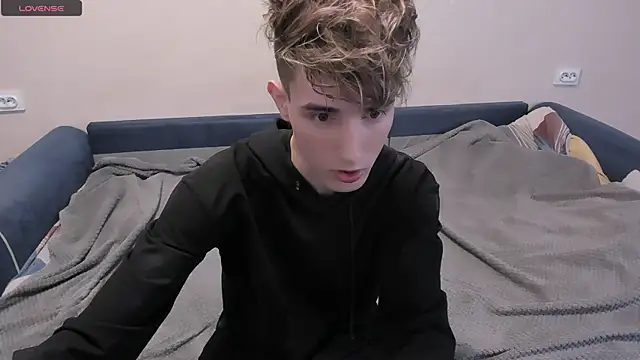 Snapshot of James_Mills chatting on March 14, 7:55 pm James Mills online show from March 14, 7:55 pm