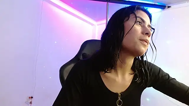 Snapshot of Martina1369 chatting on June 21, 9:31 pm Martina1369 online show from June 21, 9:31 pm