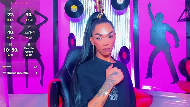 Snapshot of nickyminach_ chatting on February 24, 7:59 pm nickyminach online show from February 24, 7:59 pm