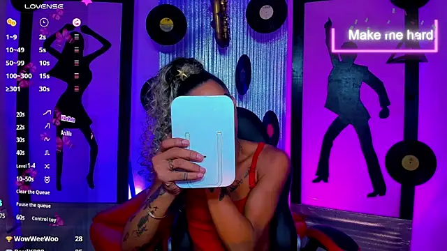 Snapshot of nickyminach_ chatting on February 15, 3:40 am nickyminach online show from February 15, 3:40 am