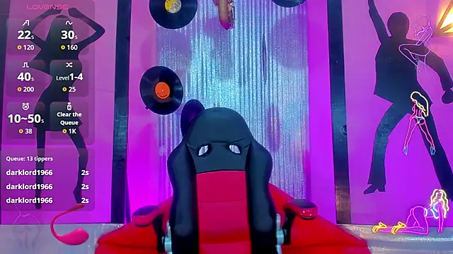 nickyminach  online show from November 8, 7:17 pm