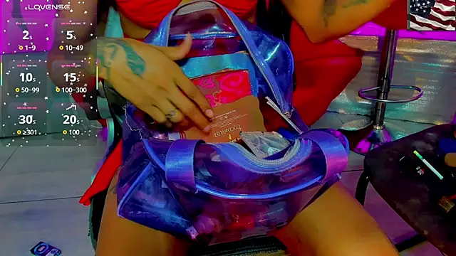 Snapshot of nickyminach_ chatting on February 27, 7:46 pm nickyminach online show from February 27, 7:46 pm