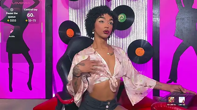 nickyminach  online show from March 10, 7:18 pm