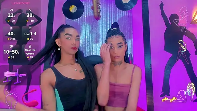 nickyminach  online show from November 10, 7:19 pm