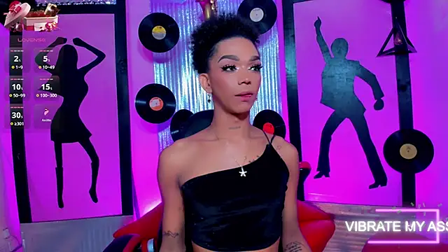 Snapshot of nickyminach_ chatting on February 4, 3:23 am nickyminach online show from February 4, 3:23 am