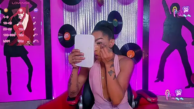 nickyminach  online show from March 26, 7:45 pm