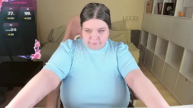 PlumPie online show from April 17, 2:36 am