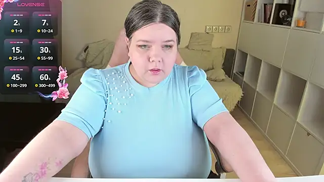 PlumPie online show from April 22, 4:14 pm