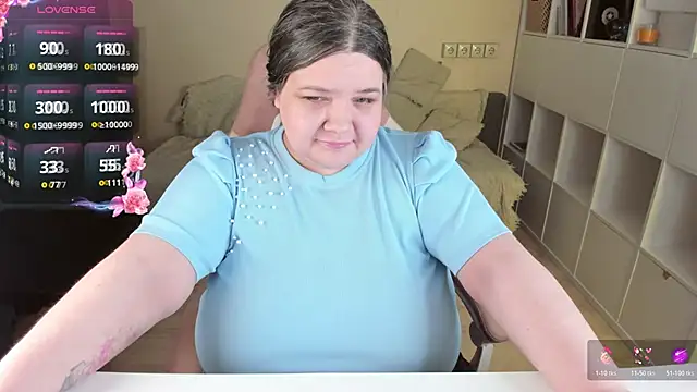 PlumPie online show from April 21, 6:14 pm