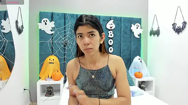 Snapshot of Girl_Cherry chatting on October 12, 11:33 am Girl Cherry online show from October 12, 11:33 am