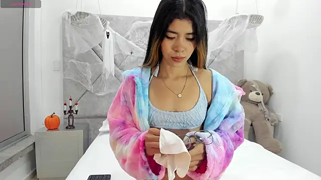 Snapshot of Girl_Cherry chatting on October 5, 11:34 am Girl Cherry online show from October 5, 11:34 am