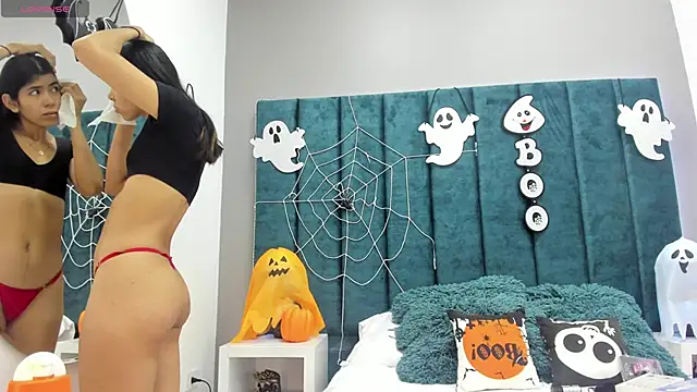 Snapshot of Girl_Cherry chatting on October 15, 11:29 am Girl Cherry online show from October 15, 11:29 am