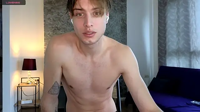 Snapshot of Cryptikov chatting on November 12, 5:11 am Cryptikov online show from November 12, 5:11 am