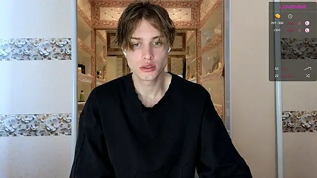 Snapshot of Cryptikov chatting on October 25, 9:08 am Cryptikov online show from October 25, 9:08 am