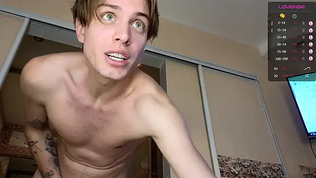 Snapshot of Cryptikov chatting on October 28, 7:24 pm Cryptikov online show from October 28, 7:24 pm