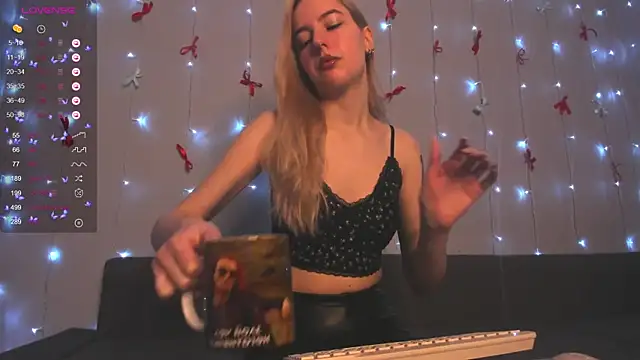 Fire moth online show from December 19, 6:27 am