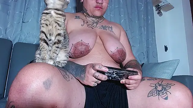 Snapshot of Techno_420_ chatting on December 16, 1:10 am Techno 420 online show from December 16, 1:10 am