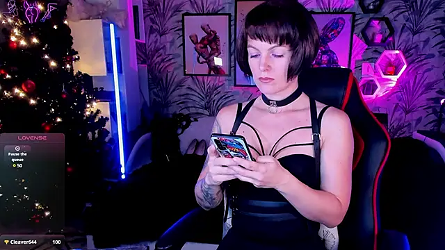 Snapshot of Devi_Evi chatting on December 29, 7:11 pm Devi Evi online show from December 29, 7:11 pm