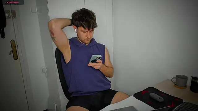 HonestAndrew online show from April 8, 2:29 pm