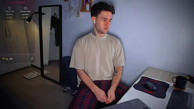 HonestAndrew online show from February 13, 6:46 am