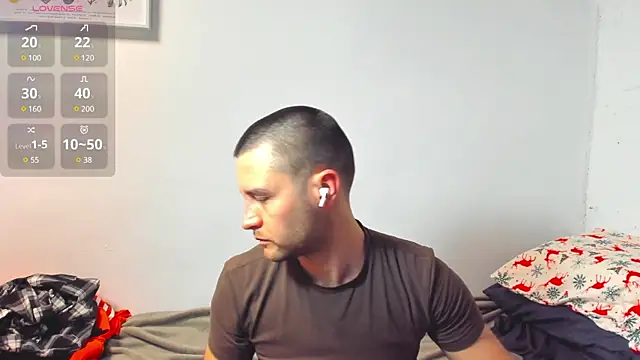 Snapshot of HonestAndrew chatting on January 19, 6:53 am HonestAndrew online show from January 19, 6:53 am