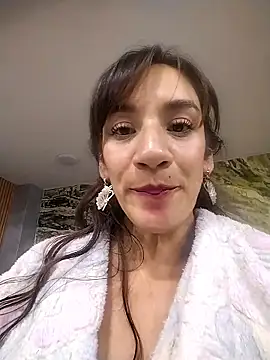 Snapshot of agyness_bell chatting on May 27, 1:57 am agyness bell online show from May 27, 1:57 am