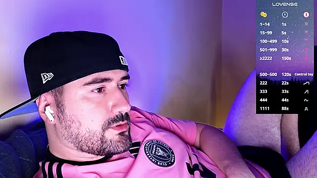 Snapshot of DominantTheo chatting on February 19, 3:17 am DominantTheo online show from February 19, 3:17 am