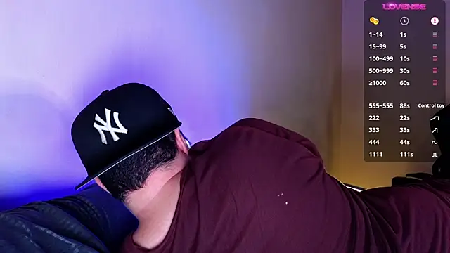 Snapshot of DominantTheo chatting on March 5, 2:36 am DominantTheo online show from March 5, 2:36 am