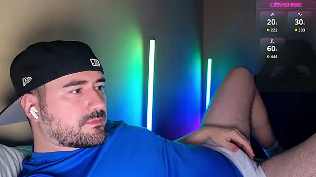 DominantTheo online show from March 4, 3:58 am