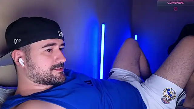 DominantTheo online show from April 9, 3:52 am