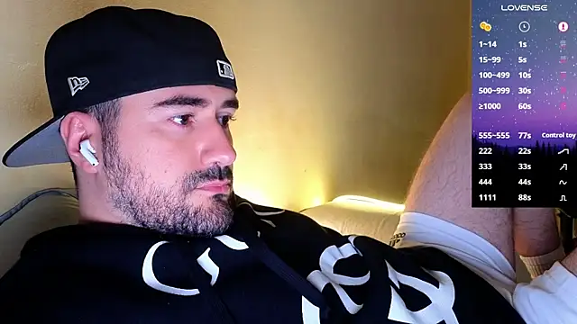 Snapshot of DominantTheo chatting on September 24, 3:02 am DominantTheo online show from September 24, 3:02 am