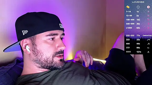 Snapshot of DominantTheo chatting on March 23, 3:54 am DominantTheo online show from March 23, 3:54 am