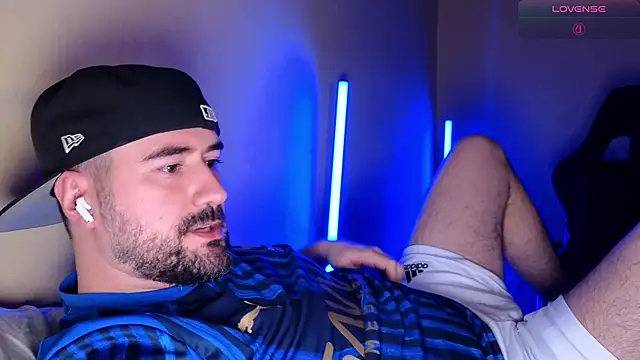 DominantTheo online show from April 23, 3:35 am